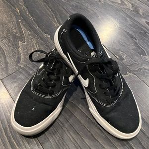 Nike SB charge worn a handful of times. With laces size 6.5